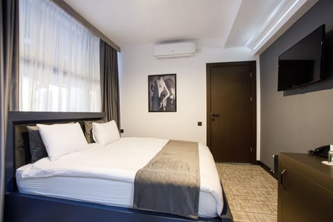 Standard Room | Memory foam beds, minibar, in-room safe, free rollaway beds