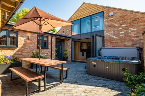 The Old Candle Shop - StayCotswold