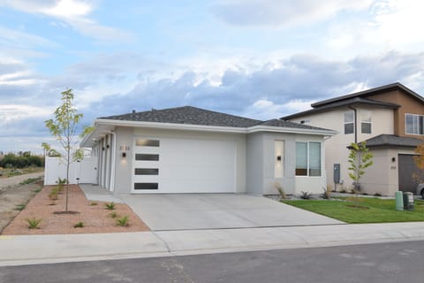 2 Car garage available for guest use! Easy check-in with combination access.