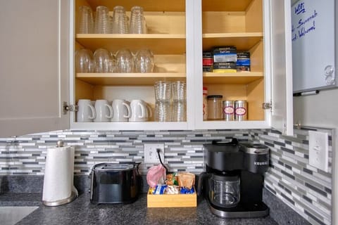 Keurig coffee maker both pot and Kcup compatible. We provide coffee, not Kcups.