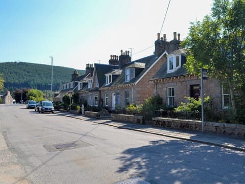 Surrounding area | Darroch View, Ballater