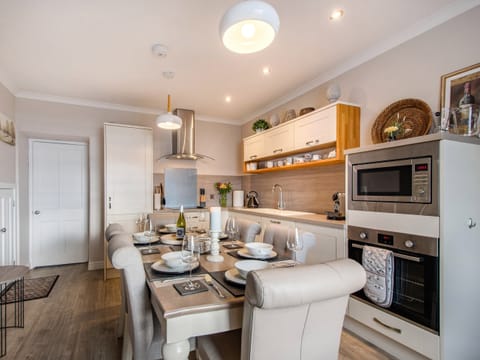 Kitchen/diner | Shore View Cottage, Kessock