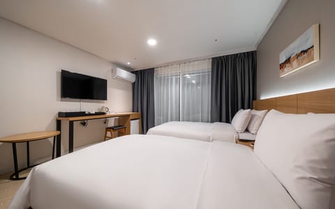 Room (Twin room (free viewing of 5 types of) | 1 bedroom, minibar, free WiFi, bed sheets