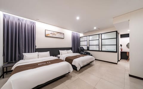 Room (Superior (13 pyeong) (PC Bathtub Styl) | 1 bedroom, free WiFi, bed sheets