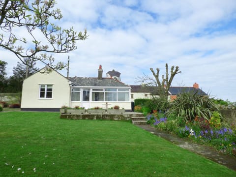 Cottage | Property grounds