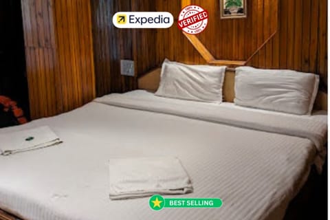 Deluxe Double Room | Egyptian cotton sheets, premium bedding, down comforters
