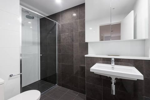 Apartment, Accessible | Bathroom | Shower, hair dryer, towels, soap