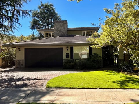 Welcome to Crescent House in Downtown Lodi, CA