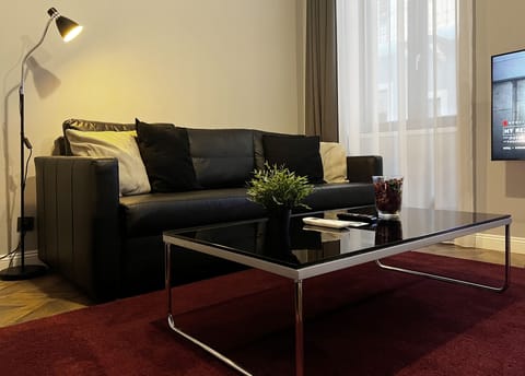 City Studio Suite | In-room safe, iron/ironing board, free WiFi, bed sheets