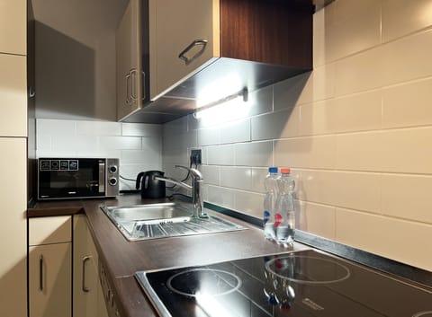 City Studio Suite | Private kitchen | Espresso maker