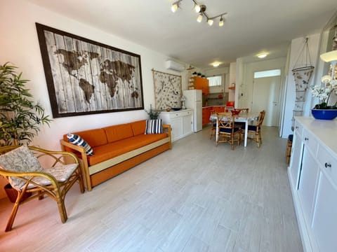 Apartment, 1 Bedroom, Balcony, Ocean View | Living room