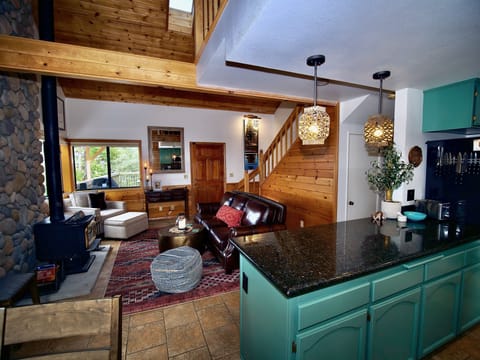 Open concept in the common area spaces make it easy to entertain - Open concept in the common area spaces make it easy to entertain groups or families!