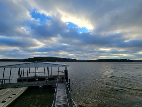 Private boat dock with 2 seadoo lifts and private shoreline.....for guest 