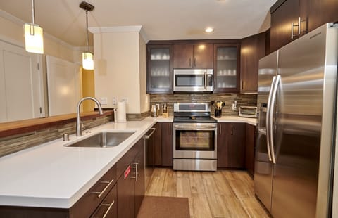 Condo, 1 Bedroom | Private kitchen