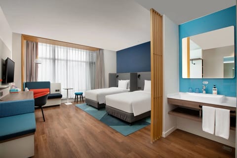 Standard Room, 2 Twin Beds (Minifridge) | In-room safe, soundproofing