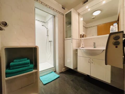 Superior Apartment, Private Bathroom, Garden View (Haus 2) | Bathroom