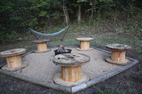 Come enjoy this amazing firepit while listening to nature around you!