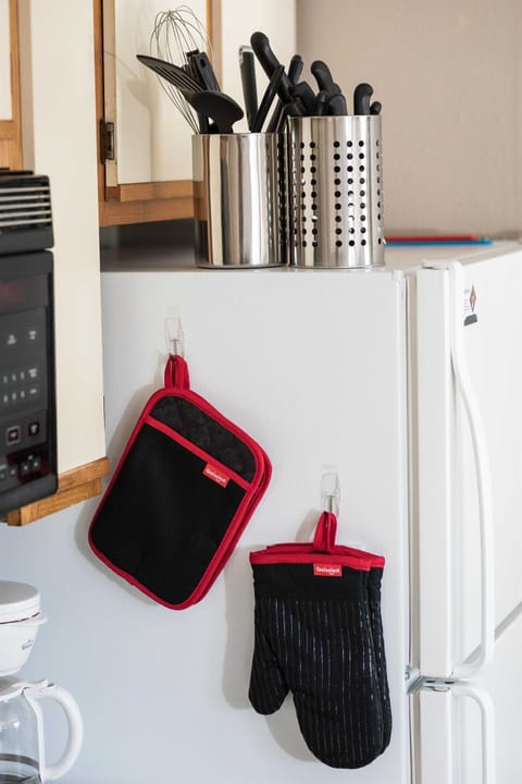 Whether you're cooking or reheating leftovers, you're all set.