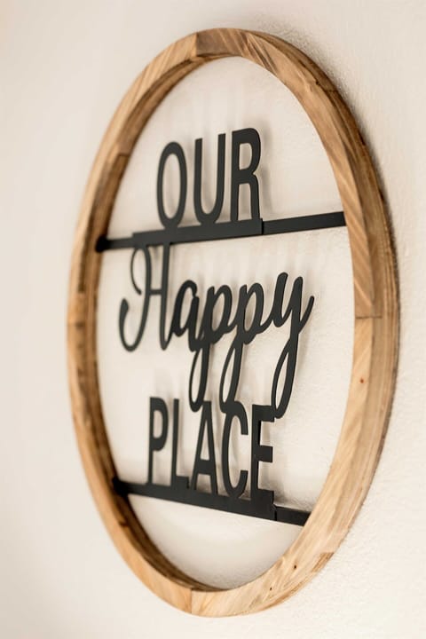 A quiet golf-side perch for relaxing and recharging.