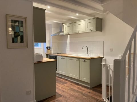 Glebe Hall Cottage kitchen.