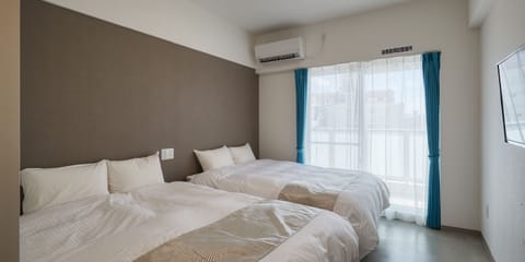 Standard Twin Room, Non Smoking | Desk, iron/ironing board, free WiFi, bed sheets
