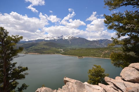 Take a short 5-minute hike to experience some of the best views in Summit County at Sapphire Point!