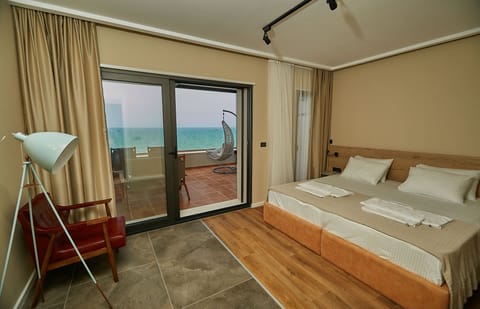 Panoramic Studio Suite, Sea View | In-room safe, desk, laptop workspace, blackout drapes