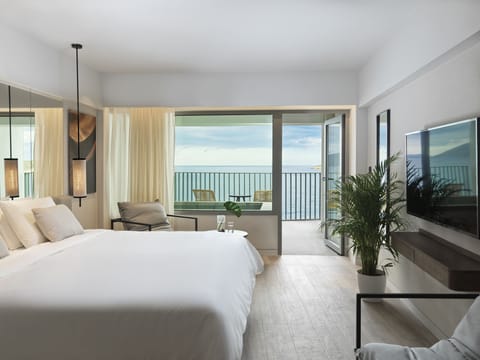 Junior Suite with Plunge Pool, Sea View | Minibar, in-room safe, blackout drapes, soundproofing