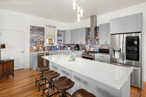 34 Upstream Bachelor Sanctuary 2nd floor kitchen