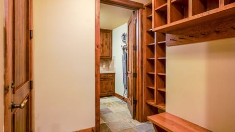 Mudroom, Lower Level