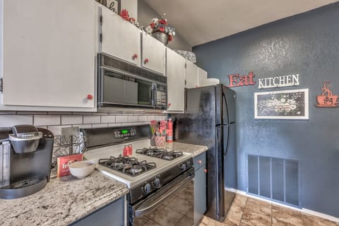 Condo (Cozy Up Haus) | Private kitchen | Fridge, microwave, oven, stovetop