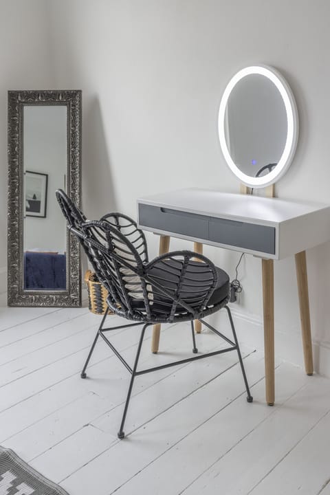 Apartment | 2 bedrooms, individually decorated, individually furnished, travel crib