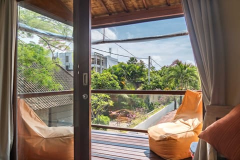 Basic Apartment, 1 King Bed | 1 bedroom, desk, laptop workspace, bed sheets