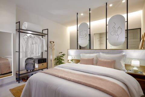 Suite, Garden View | Frette Italian sheets, premium bedding, Tempur-Pedic beds, in-room safe