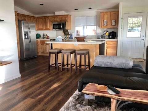 Enjoy a coffee or casual meal at this large chefs kitchen