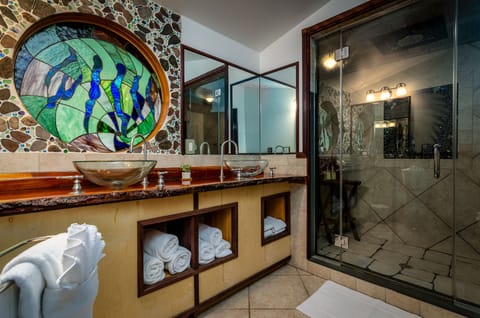 Signature Room | Bathroom | Hair dryer, bathrobes, towels