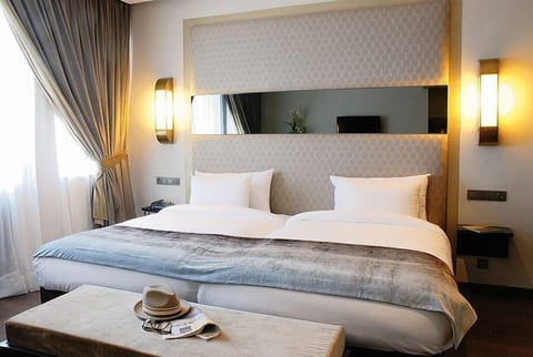 Deluxe Double Room | Premium bedding, in-room safe, desk, laptop workspace