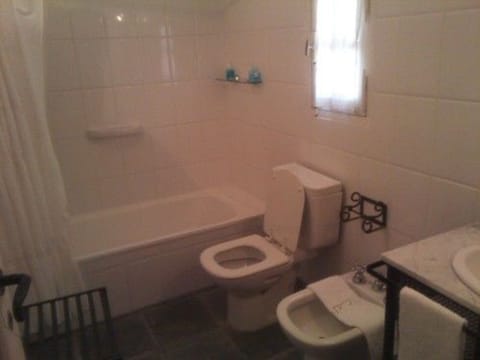 Triple Room | Bathroom | Designer toiletries, hair dryer, towels, soap