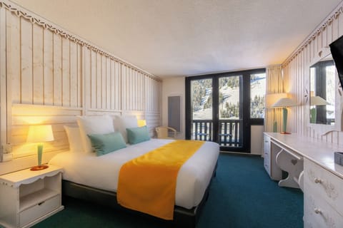 1 bedroom, premium bedding, pillowtop beds, in-room safe