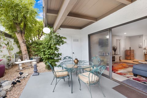 K0184 - Patio to Living Room