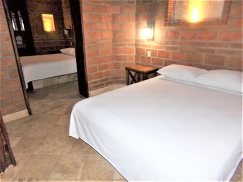 Standard Double Room | WiFi, bed sheets