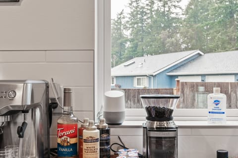 Espresso machine for all your coffee and hot cocoa cravings! 