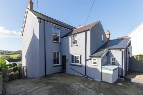 Beautiful Cottage, Hot Tub, Countryside Views