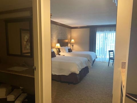 Basic Double Room, 2 Double Beds | Premium bedding, down comforters, pillowtop beds, in-room safe