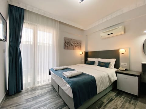 Standard Double Room, Balcony | In-room safe, free WiFi, bed sheets