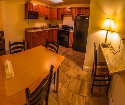 Apartment, Multiple Beds, Kitchen | Private kitchen | Mini-fridge, coffee/tea maker