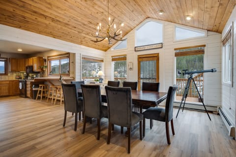 Imagine yourself eating at this table and seeing the gorgeous views!