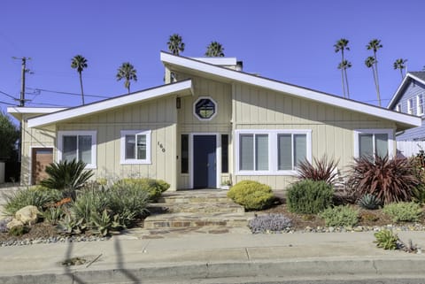 Cheerful beach house in Shell Beach. Located on Paddock Ave, just three houses from the ocean and Memory Park. There is beach access by stairs and a walking path tucked between neighboring homes.