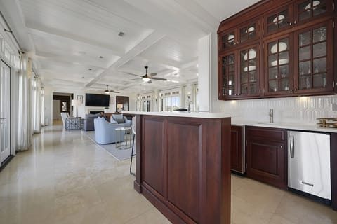 Villa Blanco - Luxury Beach View Vacation House for Large Group with Private Pool and Boat Slip on Holiday Isle in Destin, FL - Five Star Properties Destin/30A