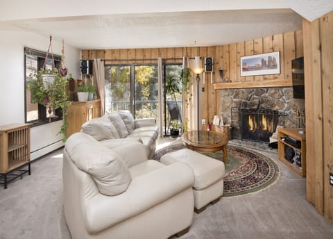 Townhome | Living area